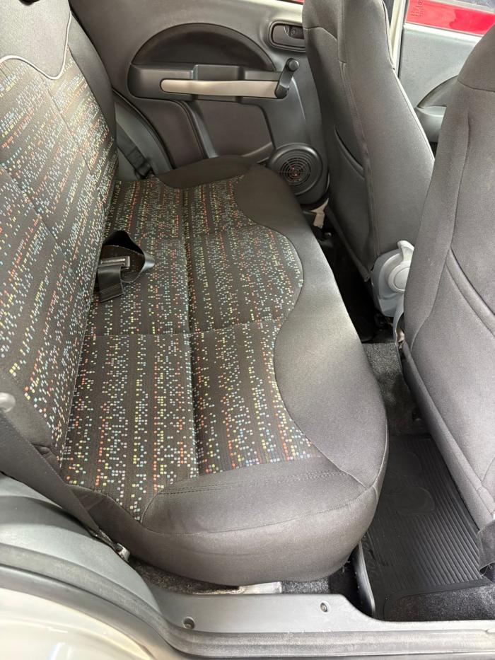 Fiat Uno Vivace 1.0 2012