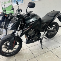 Honda CB  300CC 2025