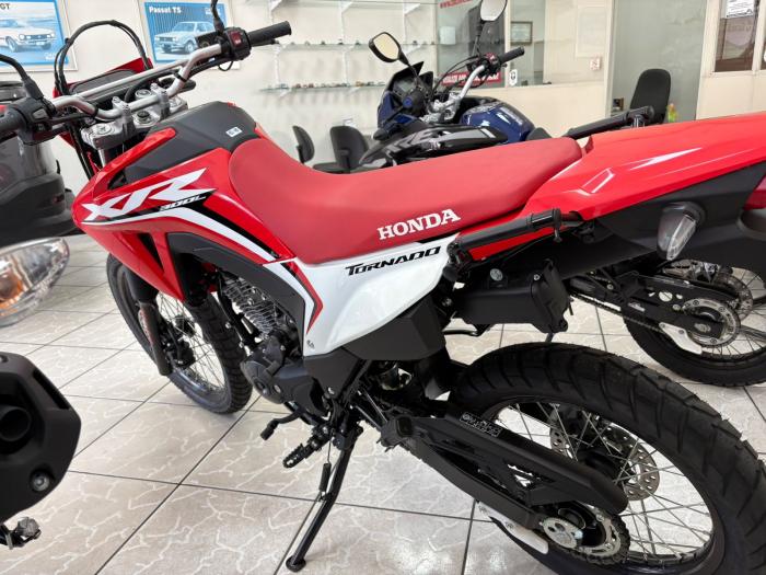 Honda Tornado XR 300CC  300CC 2026